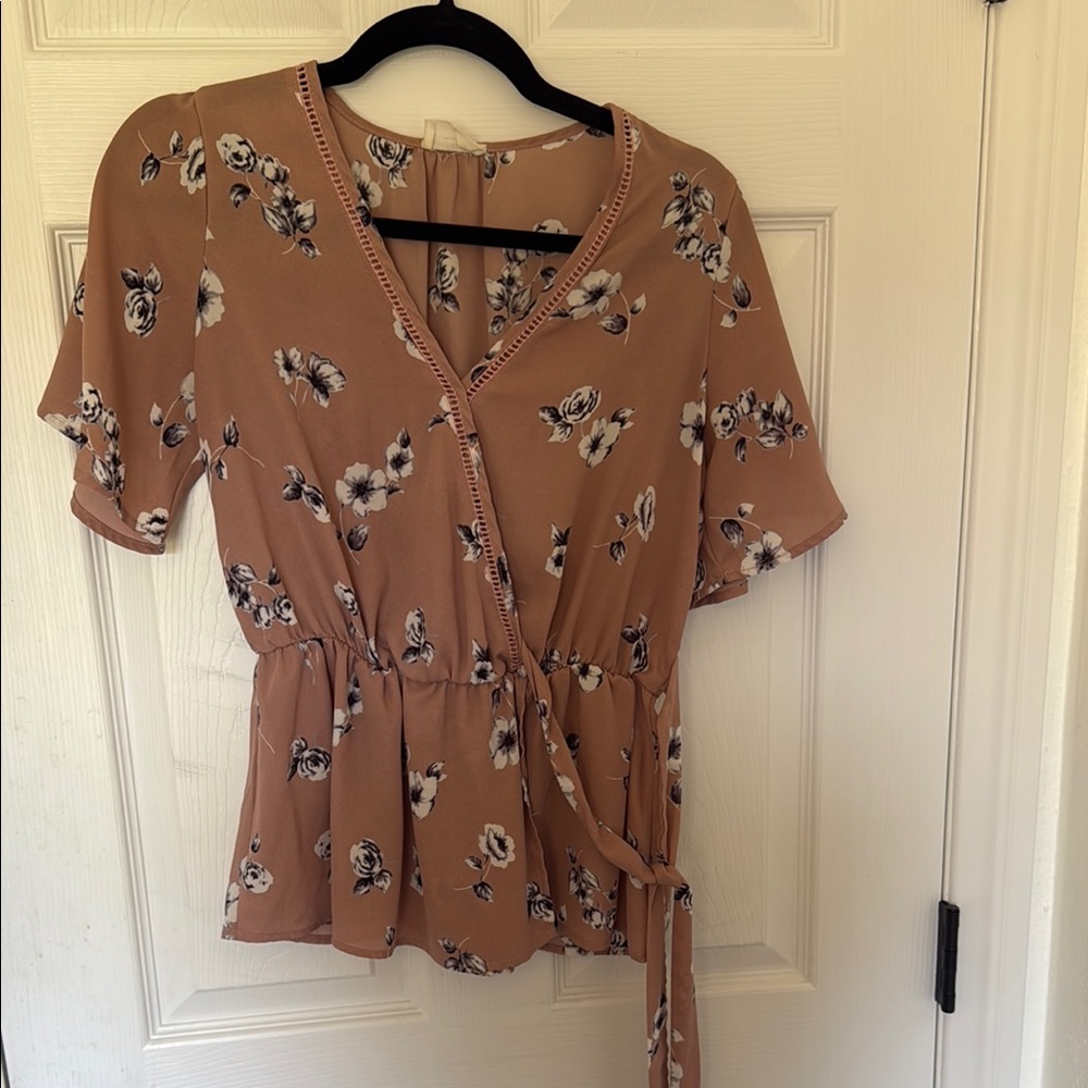 Sienna Sky Brown Puff Sleeve Peplum Blouse